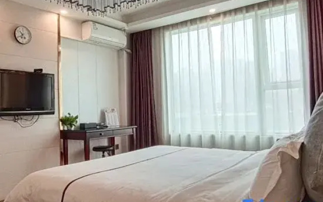 Yilong Hotel
