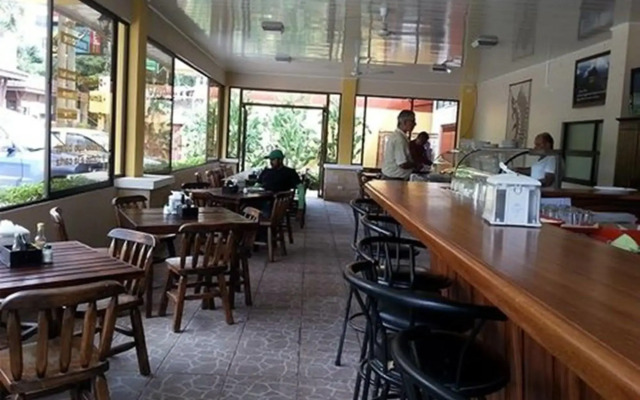 Hotel & Villas Huetares