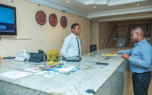 Royal Crest Hotel & Suites