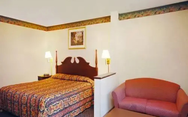 Capital Inn & Suites (Formerly Econo Lodge Inn & Suites Downtown)