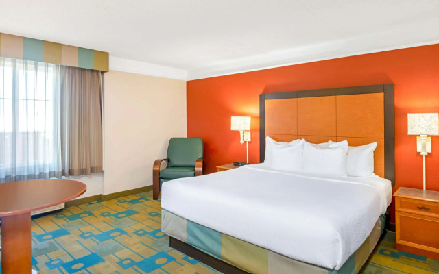 La Quinta Inn & Suites Sherman Denison