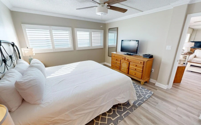 Beach House 202a 2 Bedroom Condo