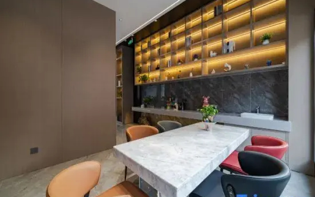 Shuhe Hotel (Gushan Town Zijin Plaza)
