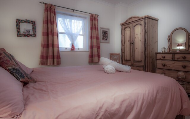 Arcadia - 1 Bedroom Apartment - Tenby