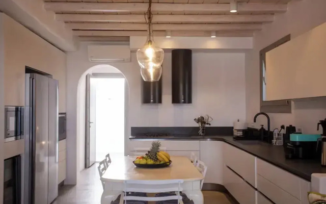 Mykonian Luxury Villa Filyra with Pool