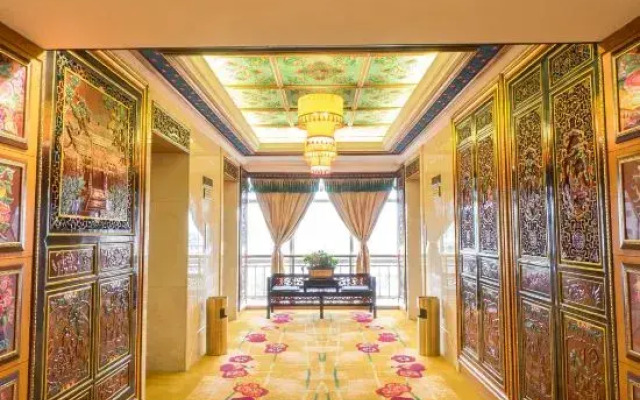 Chuxiong WeishengXiongbao Hotel