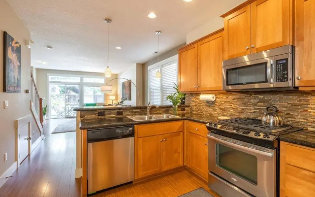 Modern home, Four bedrooms, King Beds