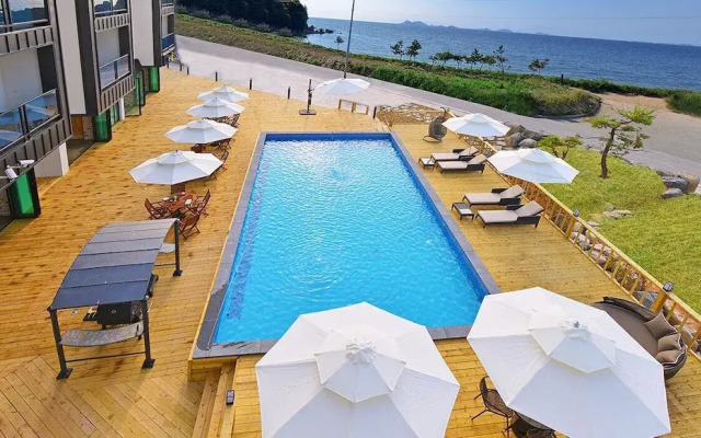Glories Pension