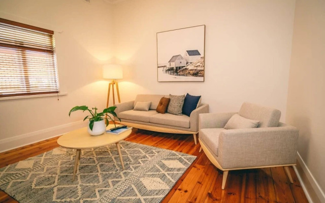 Treasure on Bagot-Free Wifi/Netflix-Close to CBD