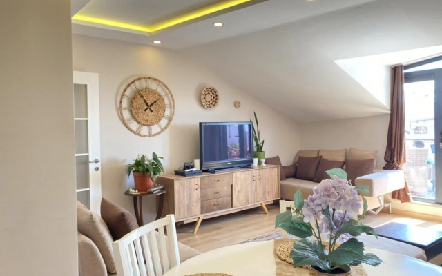 Peaceful Duplex Flat With Adalar View in Maltepe