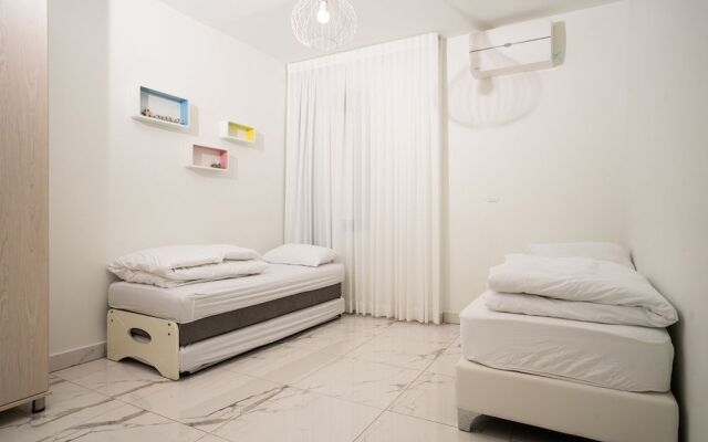 Eshel Suites