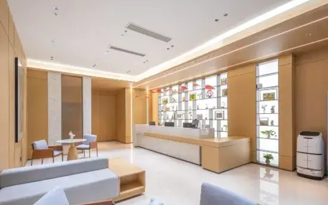 Wyndham Hotel (Donghu Qilou Old Street Store)