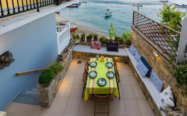 Eftopia Beachfront 2-bedrooms apartment