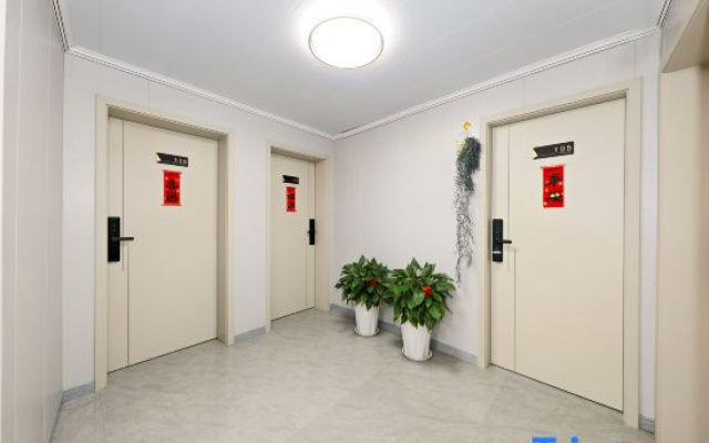 Theone Hotel（Wansui Mountain Wuxia City Store）