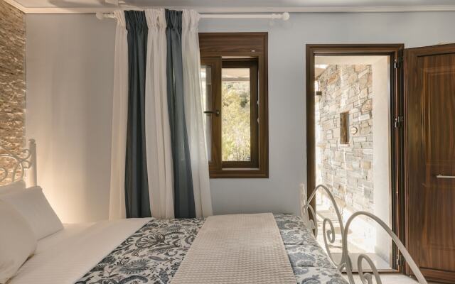 Paramithenio Village Beach Resort & Spa