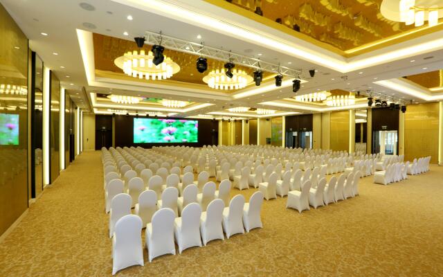 Radisson Blu Hotel and Convention Center, Riyadh Minhal