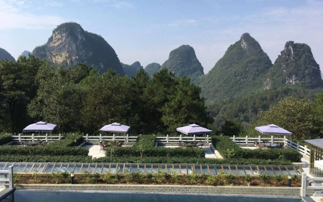 Yangshuo Mountain Top Retreat