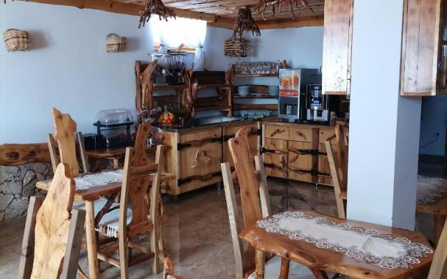 Rustic Inn River
