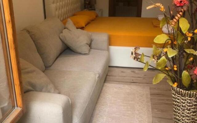 Supercentral one room flat, 16 min to Bergamo airport
