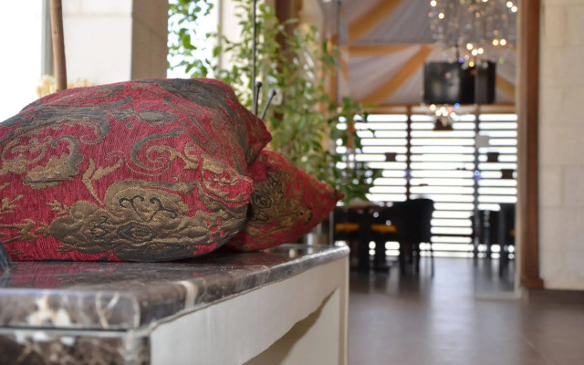 Diamond Hotel Suites