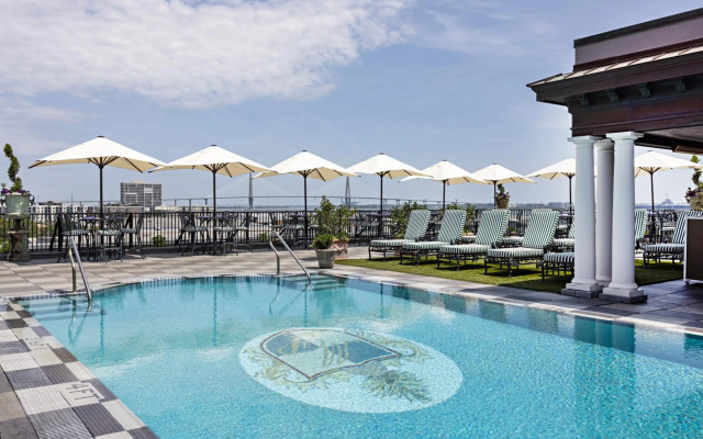 Market Pavilion Hotel