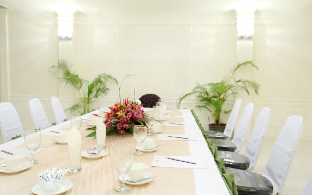 Paradise Hotel