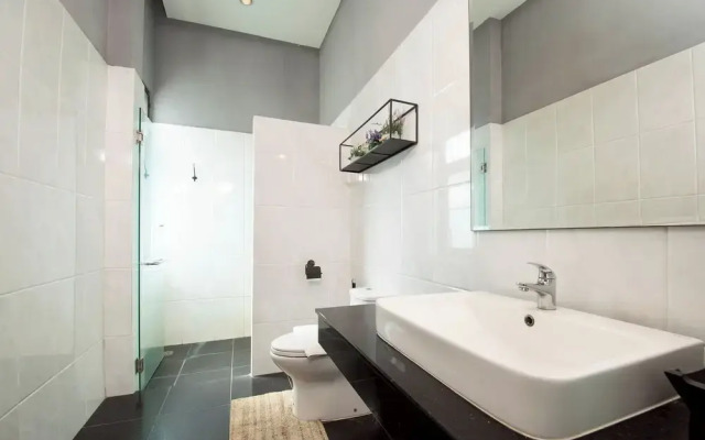 Penny - Farthing Pool Villa