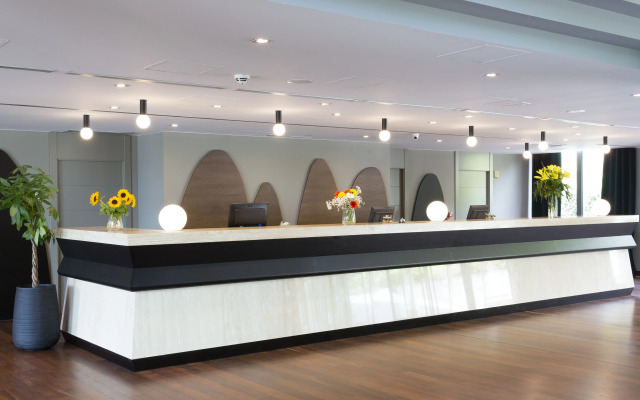 Отель Dolce by Wyndham Barcelona Resort