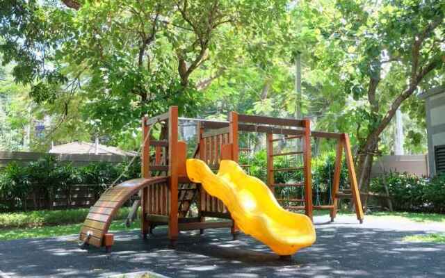 Rain Chaam Huahin by Jan Pool view เรน  หัวหิน WFH