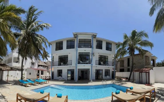 BIANCO AZZURRO Hotel & Restaurant