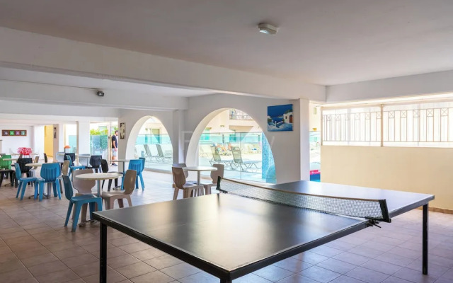 Quint - 2-Bedroom Apt & Pool in Protaras