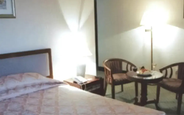 Hotel Green World