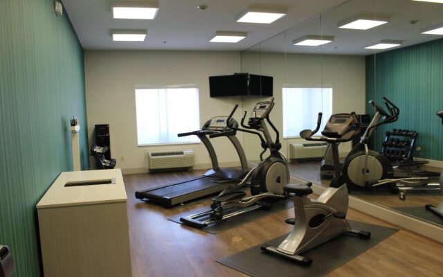 Holiday Inn Express & Suites Mansfield by IHG