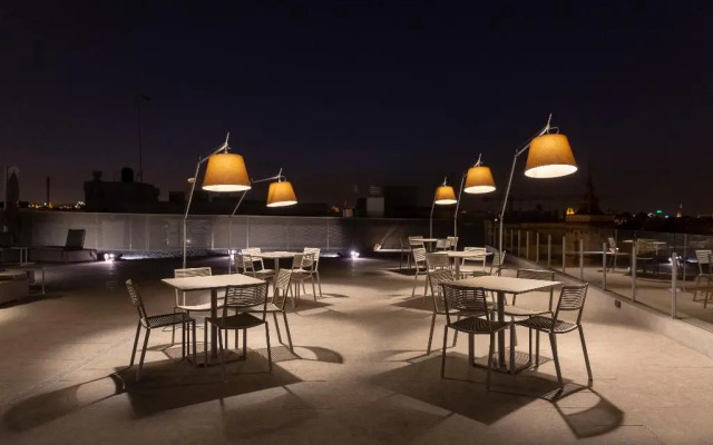 Hotel Macia Sevilla Kubb