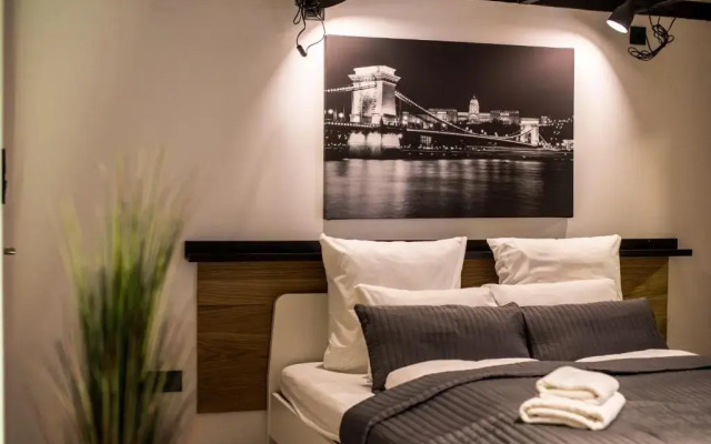 Very stylish and fresh studio home in the center