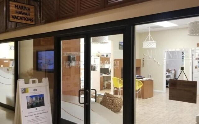 Fully Furnished Ilikai Tower 525 Condo With Free Wifi, Near Best Waikiki Beaches! by RedAwning