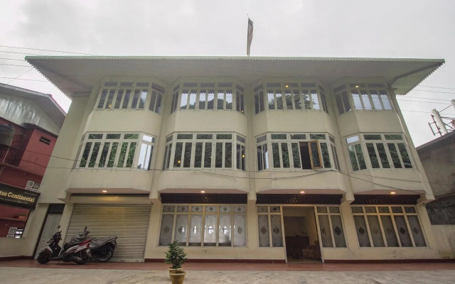 Taktse Continental by OYO Rooms