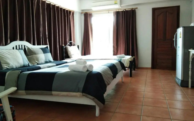 Lomsabai Apartments Chon Buri