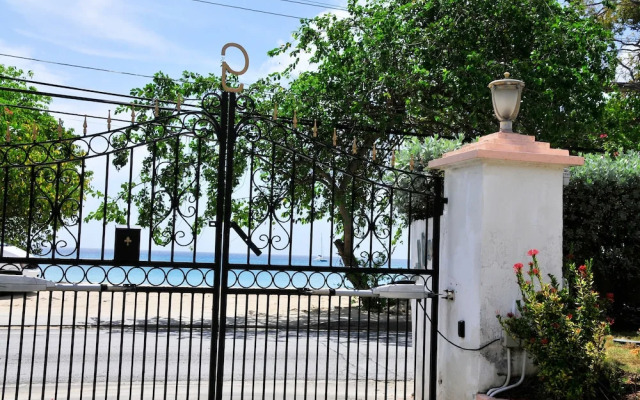 Welcome to the Unpretentious and Breezy Graceville, Steps Away From the Beach