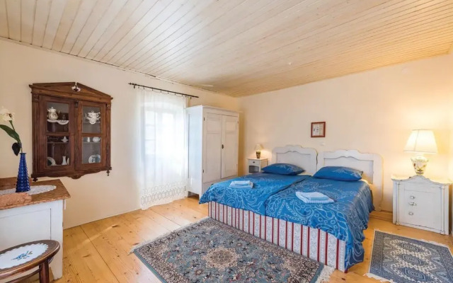 Beautiful Home in Markovac With Wifi and 5 Bedrooms