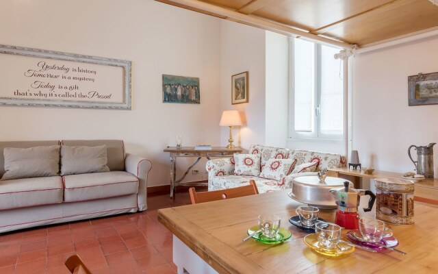 The Quietest Corner of Trastevere, AC & Elevator