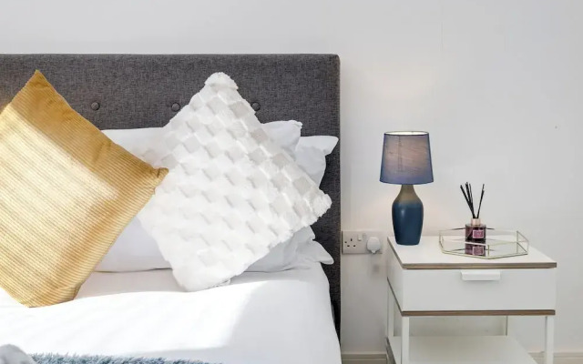 Cosy Birmingham Apartment - Madison House
