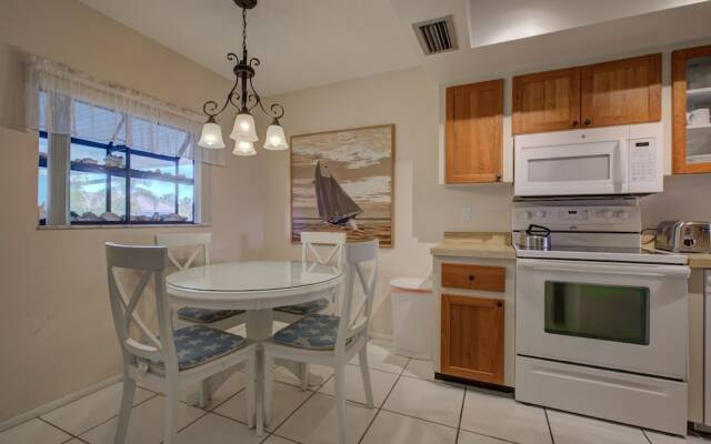 Beach Palms 6B by Anna Maria