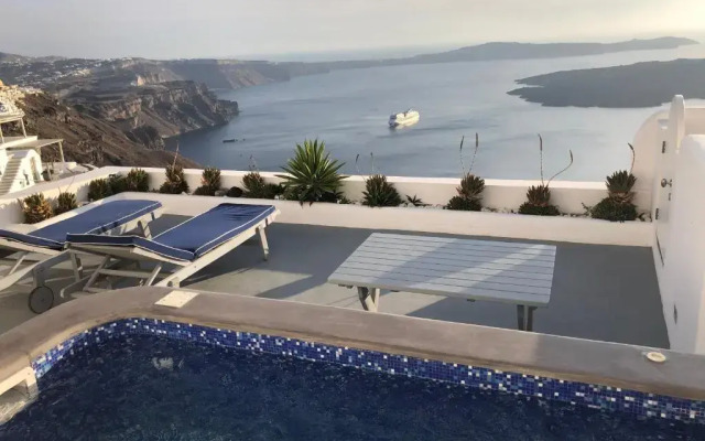 Altana Cliffside Villas Santorini