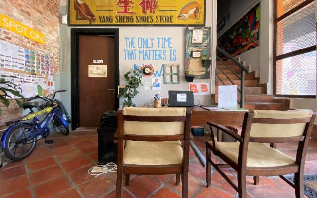 SPOT ON 90194 Lincoln's Backpacker's