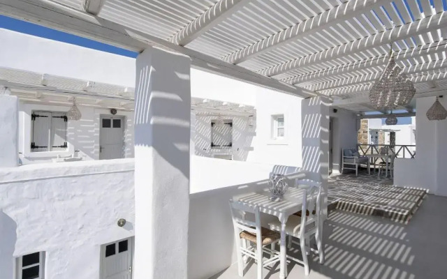 Zefi Hotel & Suites