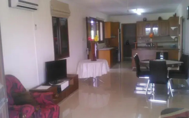 Sea View House in Maroni
