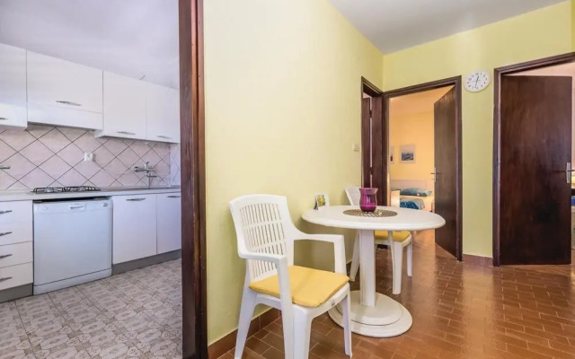 Nice Home in Stara Novalja With Wifi and 3 Bedrooms