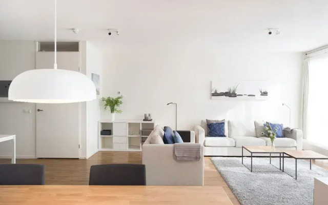 Two Room Apartment Overlooking the Harbor