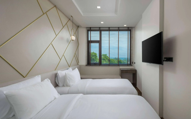 The Proud Karon Beach Phuket Trademark Collection By Wyndham
